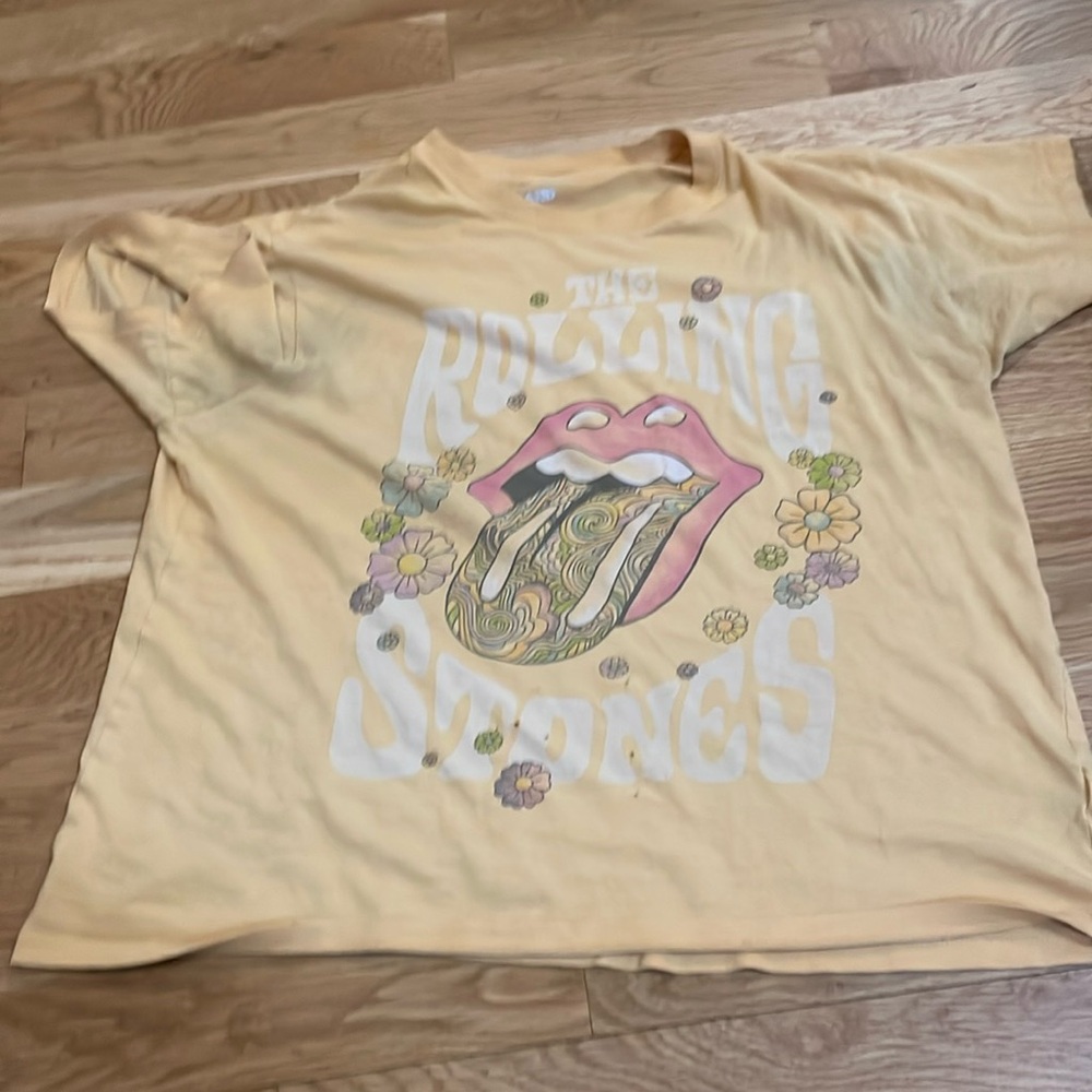 Yellow Rolling Stones T-Shirt
American eagle